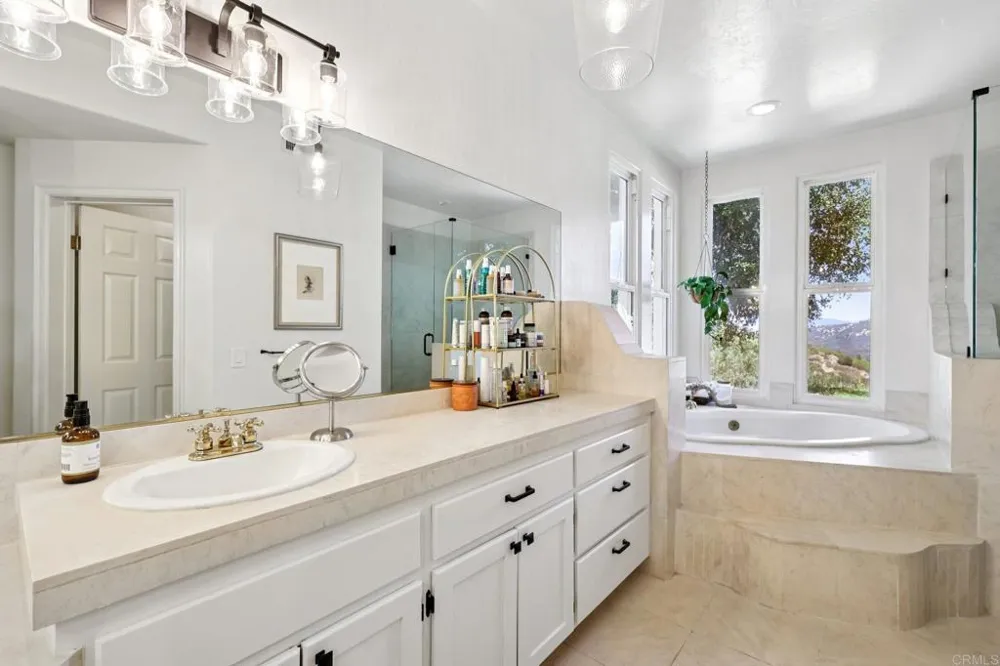 28295 Camino Estribo Temecula, CA 92590