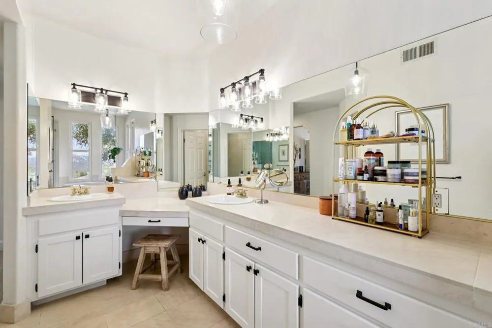28295 Camino Estribo Temecula, CA 92590