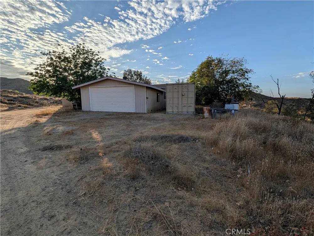 16690 Harris Perris, CA 92570