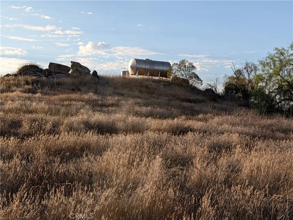 16690 Harris Perris, CA 92570