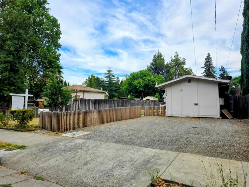 920 Gum Avenue Woodland, CA 95695