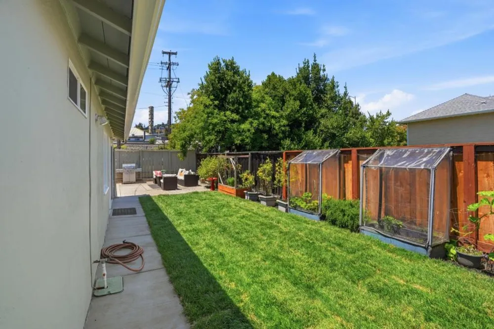 510 Sterling View Avenue Belmont, CA 94002