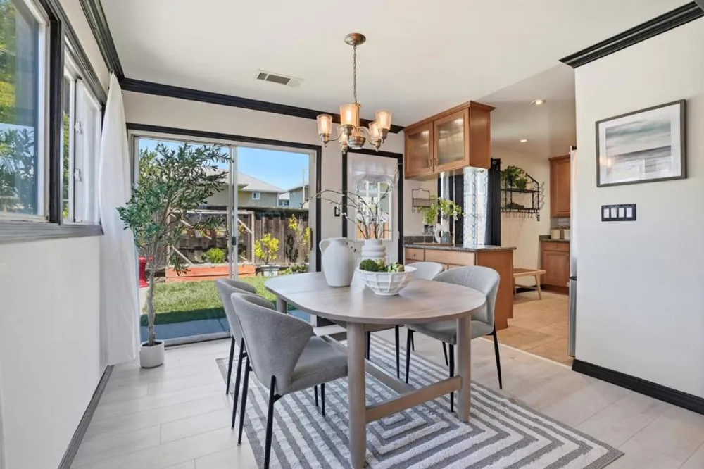510 Sterling View Avenue Belmont, CA 94002