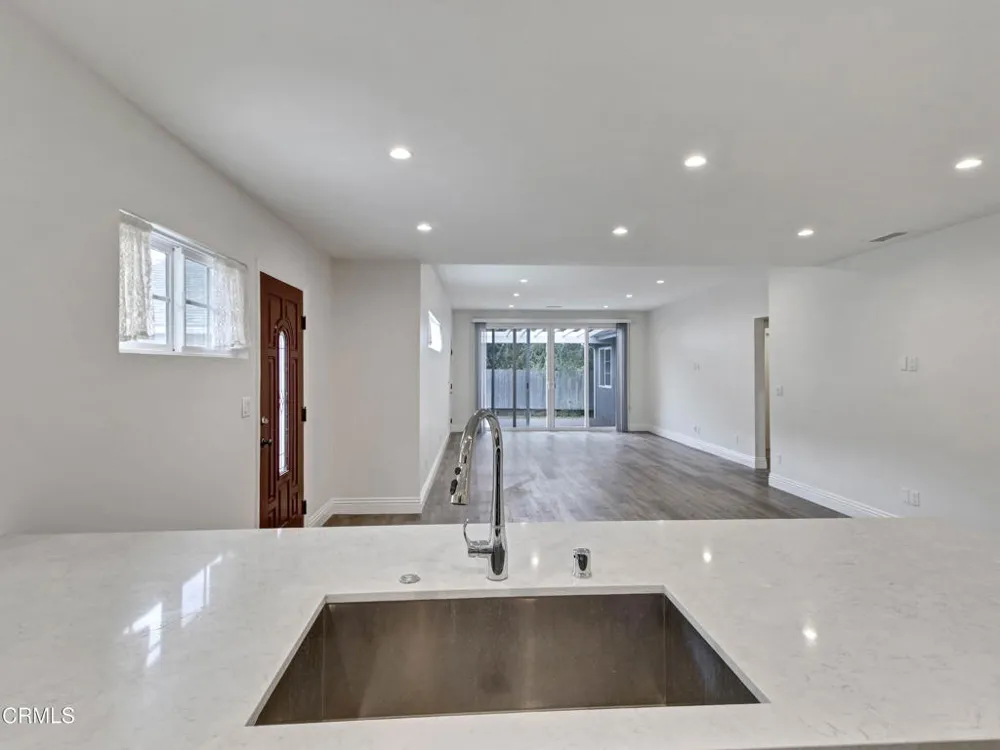 4814 Viro Road La Canada Flintridge, CA 91011