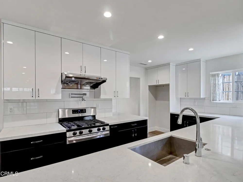 4814 Viro Road La Canada Flintridge, CA 91011