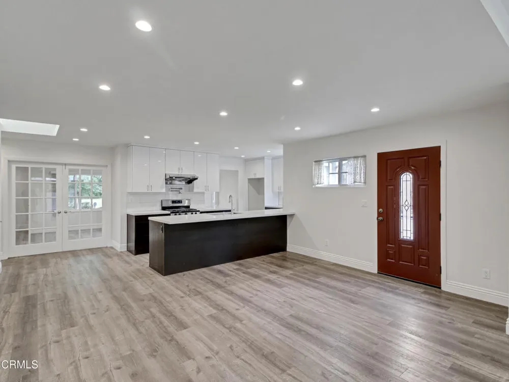 4814 Viro Road La Canada Flintridge, CA 91011