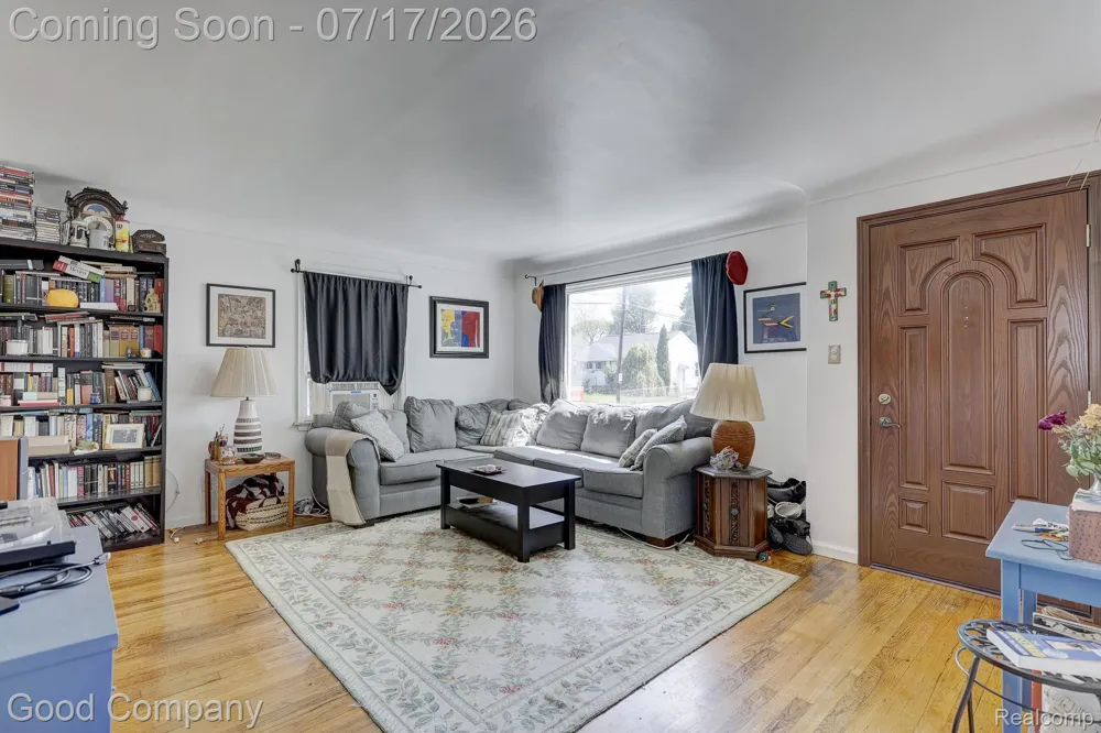 23465 Hazelwood Avenue Hazel Park City, MI 48030