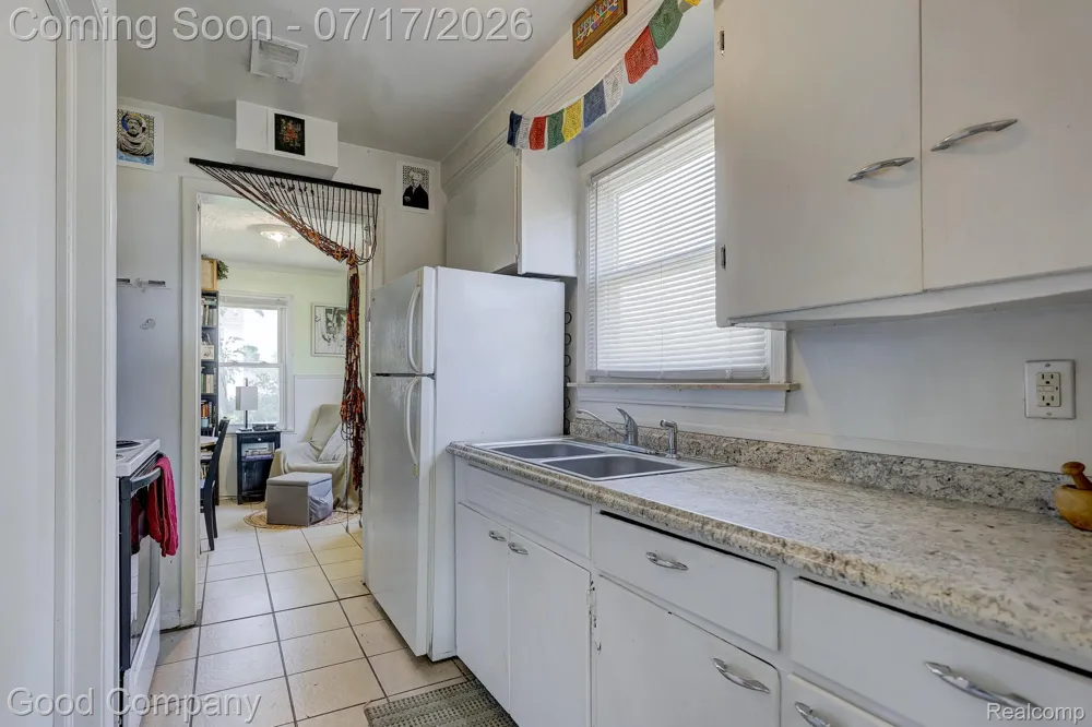 23465 Hazelwood Avenue Hazel Park City, MI 48030