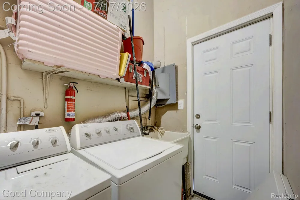 23465 Hazelwood Avenue Hazel Park City, MI 48030