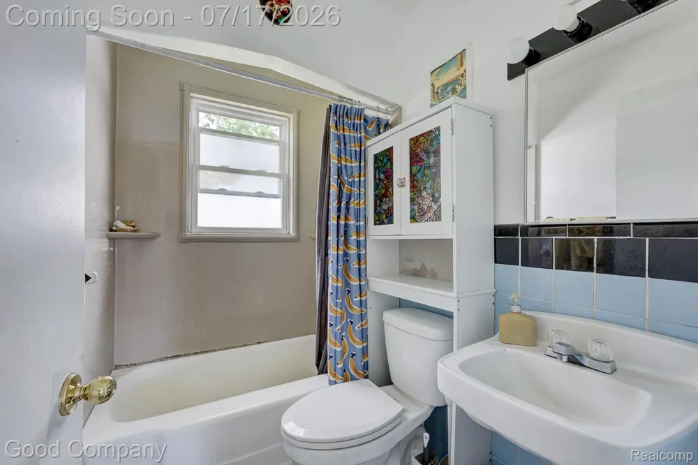 23465 Hazelwood Avenue Hazel Park City, MI 48030