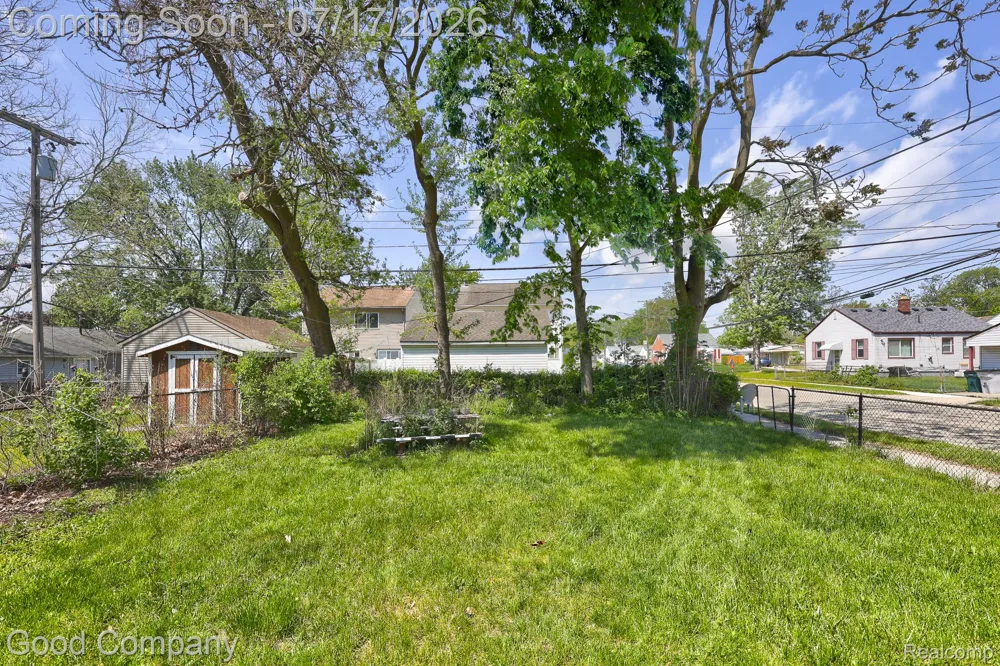 23465 Hazelwood Avenue Hazel Park City, MI 48030