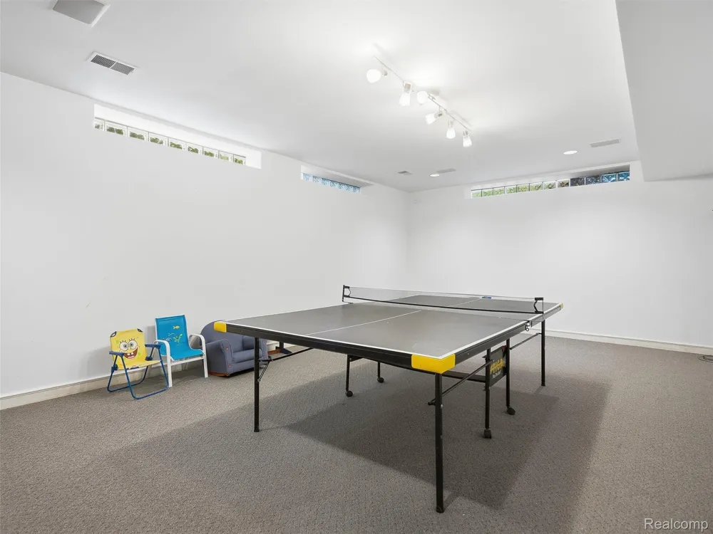 3104 Quarton Road Bloomfield Charter Township, MI 48304