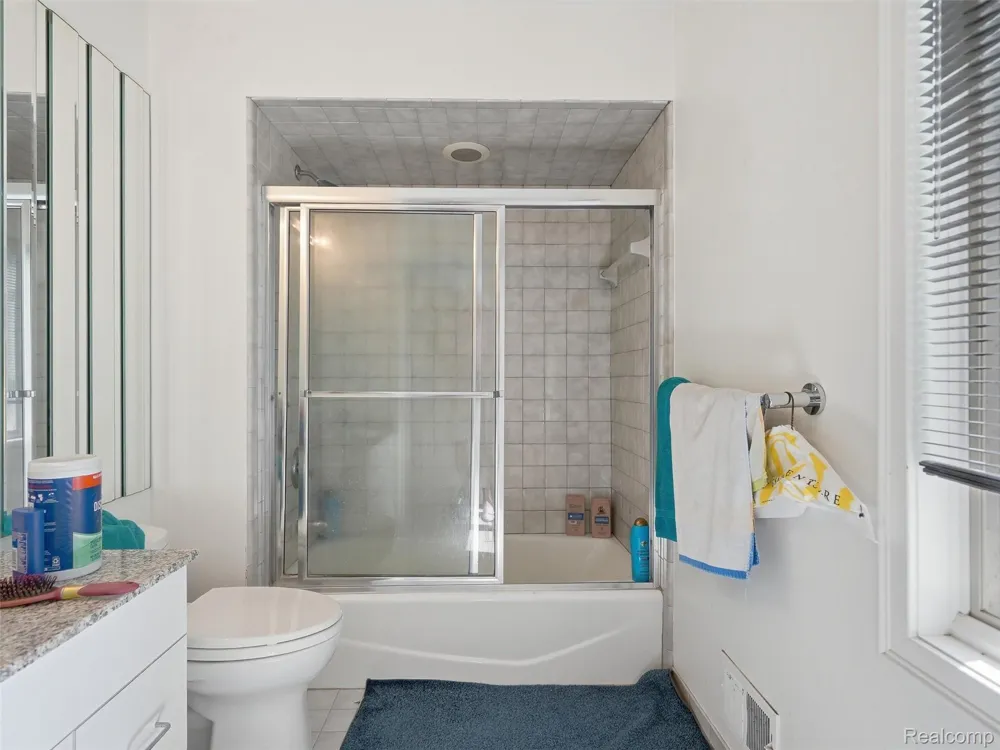 3104 Quarton Road Bloomfield Charter Township, MI 48304
