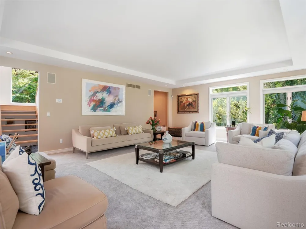 3104 Quarton Road Bloomfield Charter Township, MI 48304
