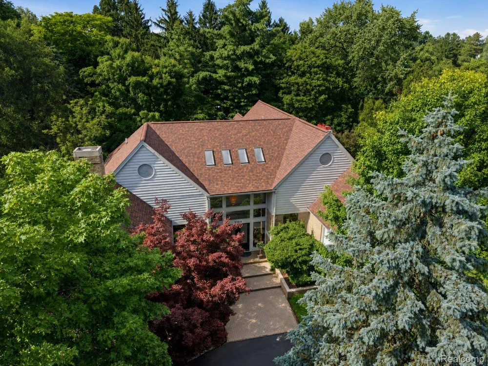 3104 Quarton Road Bloomfield Charter Township, MI 48304