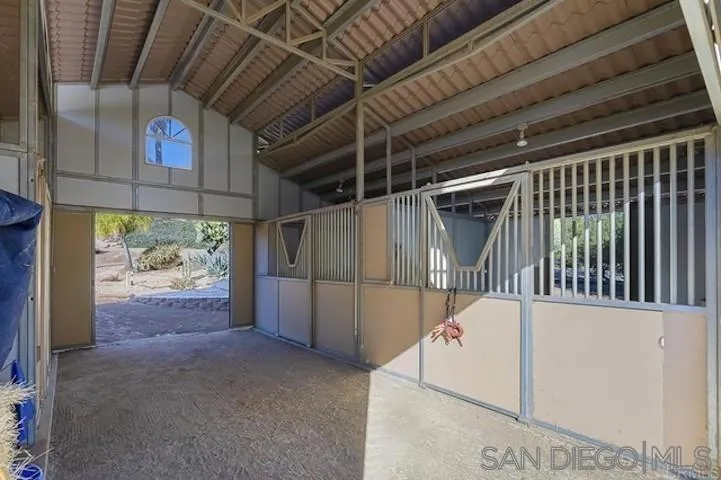 2736 Via Chinarros Alpine, CA 91901
