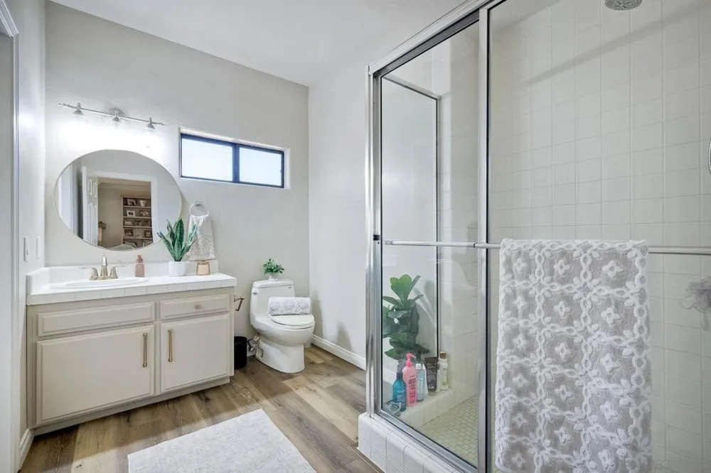 2736 Via Chinarros Alpine, CA 91901