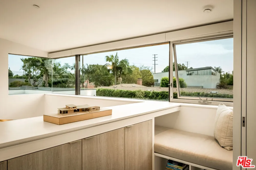 1347 Palms Boulevard Venice, CA 90291