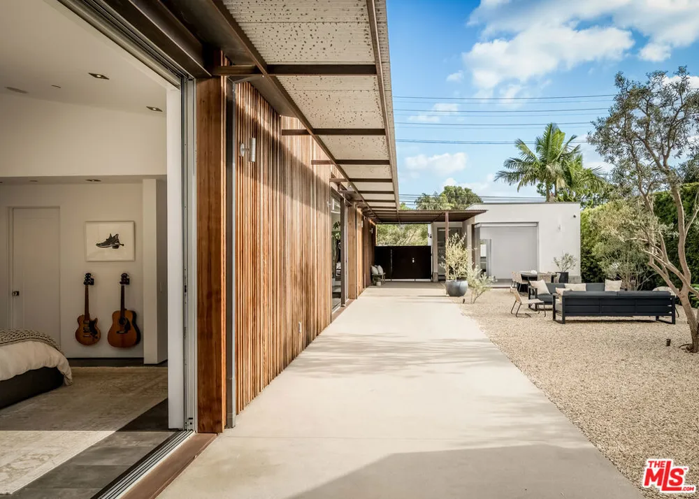 1347 Palms Boulevard Venice, CA 90291