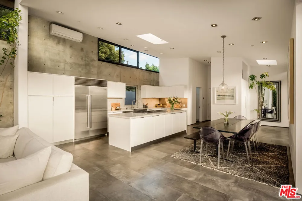 1347 Palms Boulevard Venice, CA 90291