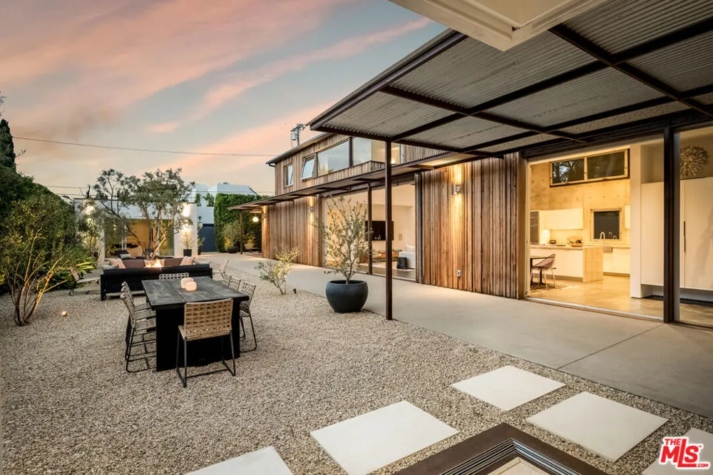 1347 Palms Boulevard Venice, CA 90291