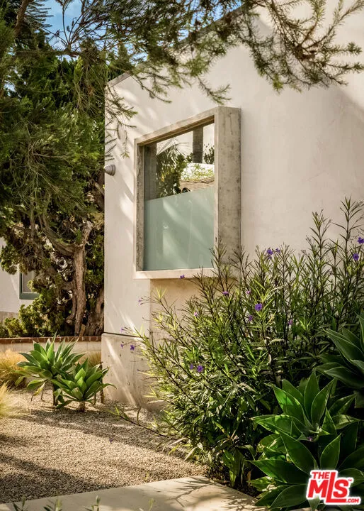 1347 Palms Boulevard Venice, CA 90291