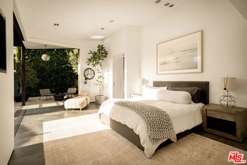 1347 Palms Boulevard Venice, CA 90291