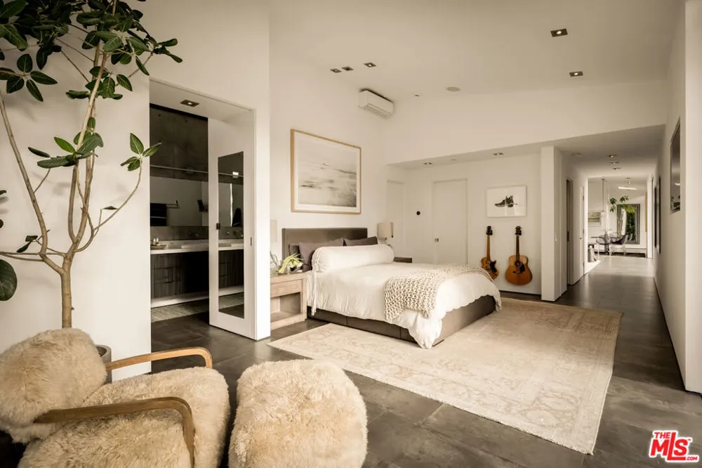 1347 Palms Boulevard Venice, CA 90291