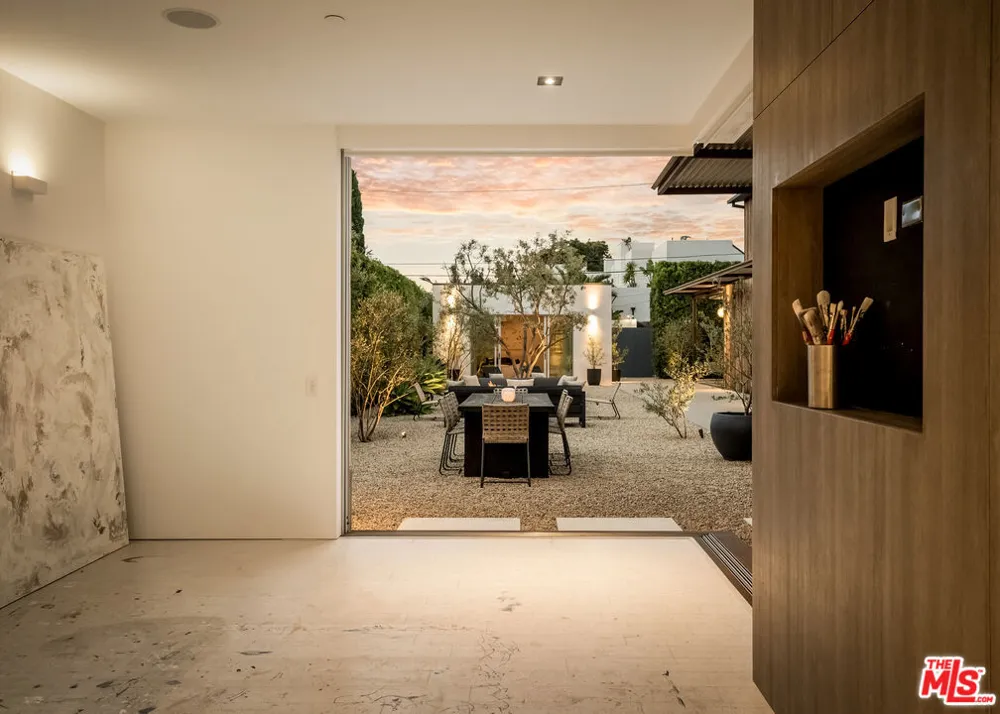 1347 Palms Boulevard Venice, CA 90291