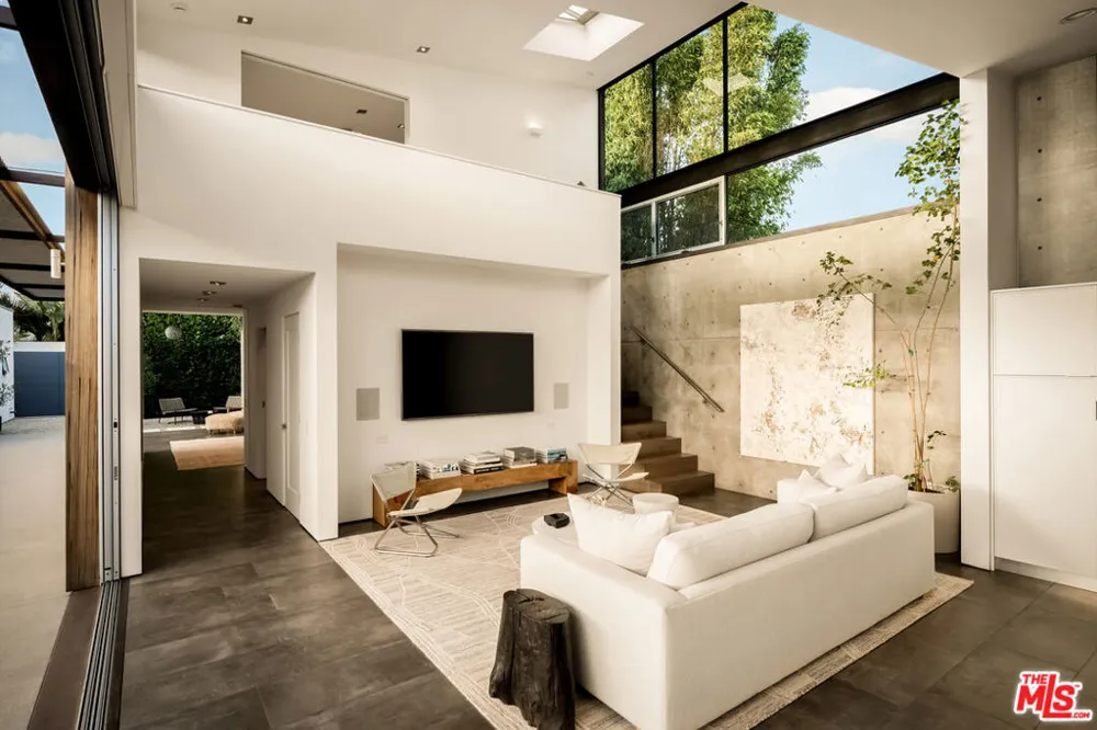 1347 Palms Boulevard Venice, CA 90291