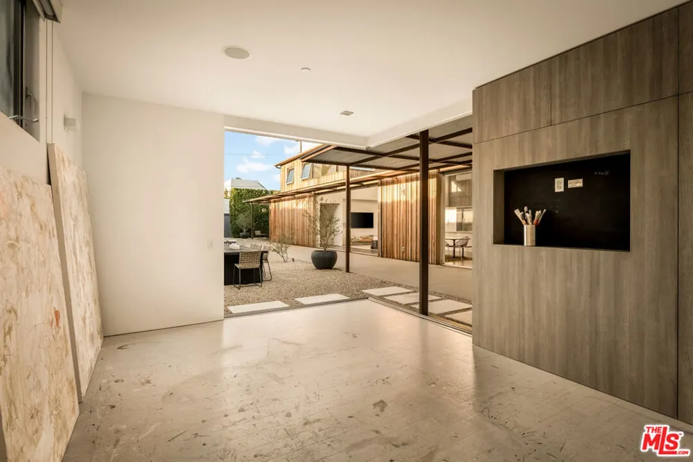 1347 Palms Boulevard Venice, CA 90291