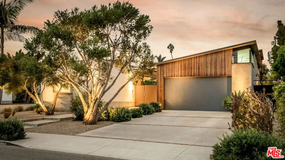 1347 Palms Boulevard Venice, CA 90291