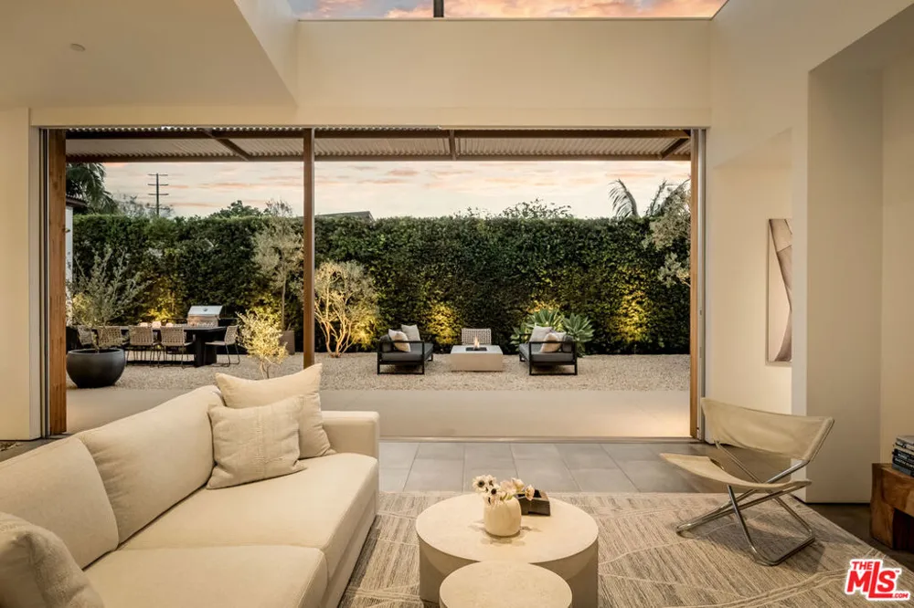 1347 Palms Boulevard Venice, CA 90291