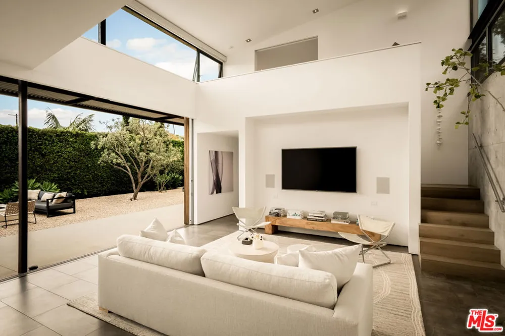 1347 Palms Boulevard Venice, CA 90291