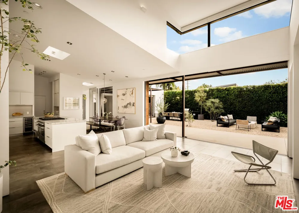 1347 Palms Boulevard Venice, CA 90291