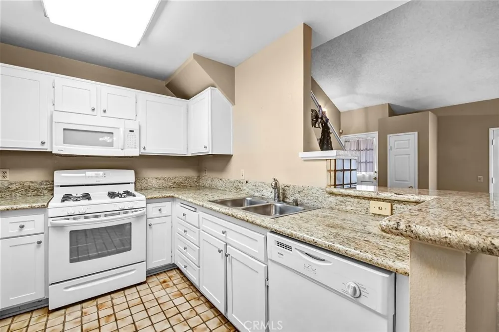 960 W Arrow #E Upland, CA 91786