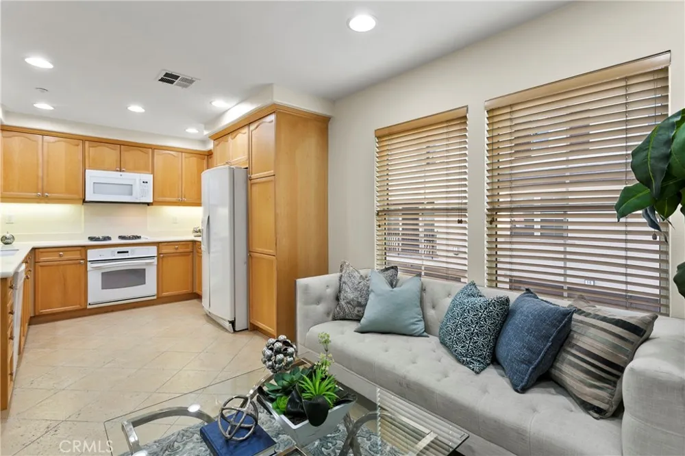 44 Modesto Irvine, CA 92602