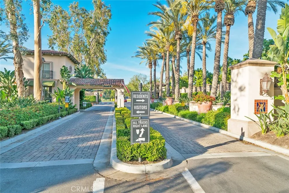 44 Modesto Irvine, CA 92602
