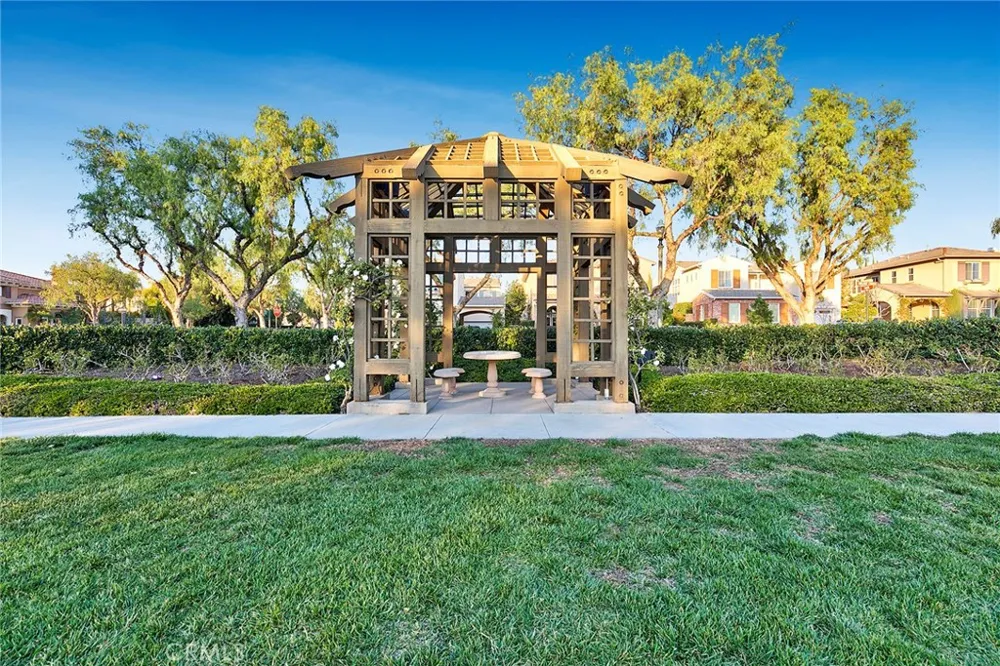 44 Modesto Irvine, CA 92602