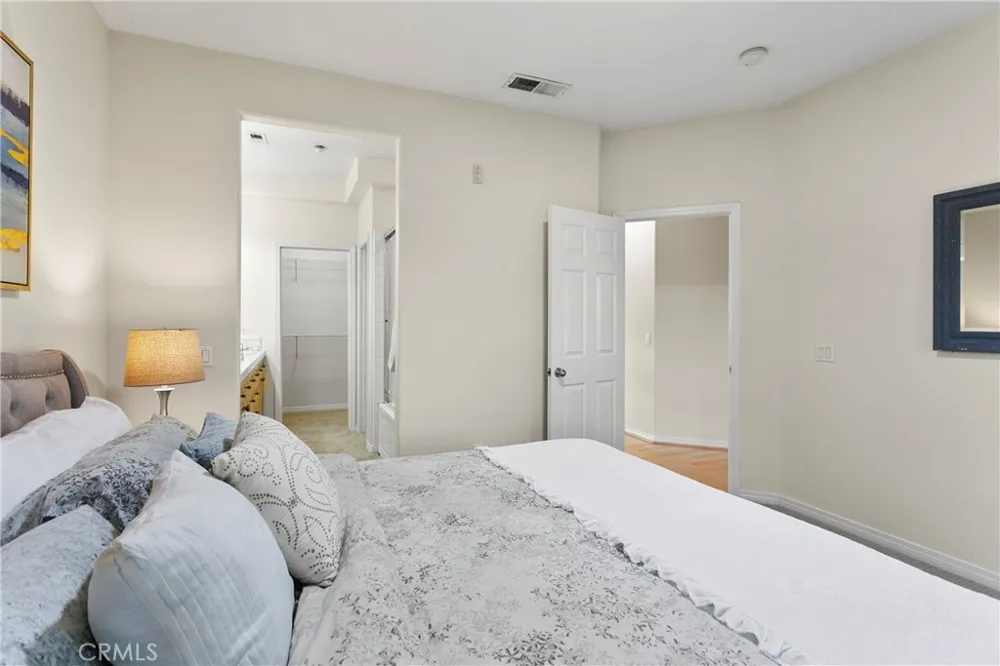 44 Modesto Irvine, CA 92602
