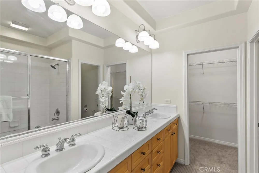 44 Modesto Irvine, CA 92602