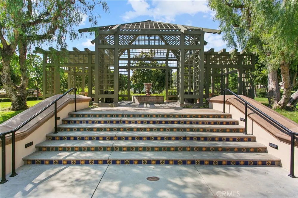 44 Modesto Irvine, CA 92602