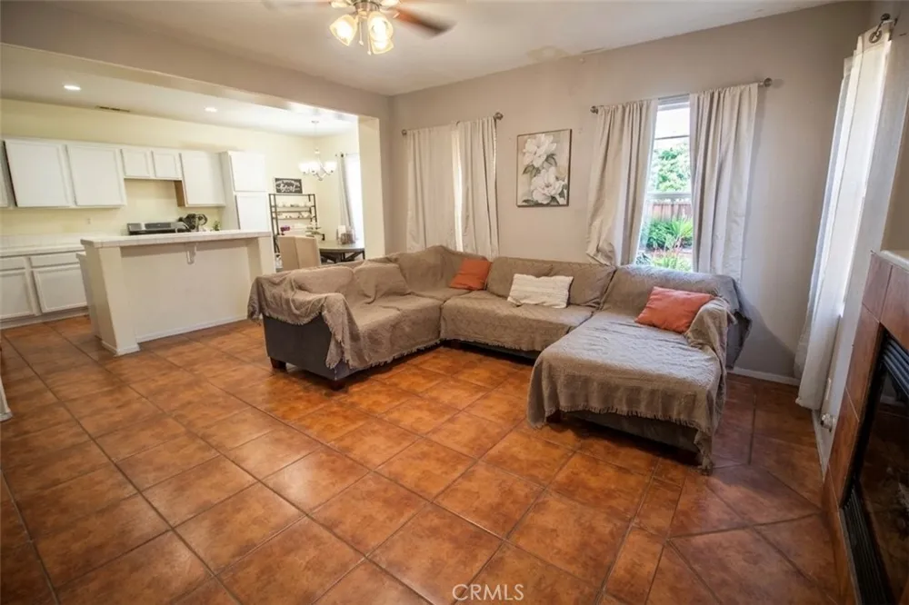 3891 Albillo Loop Perris, CA 92571