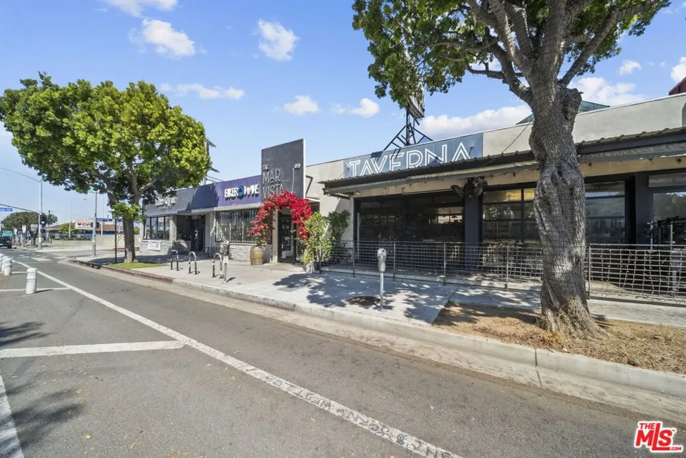 12515 Pacific Avenue #208 Los Angeles, CA 90066