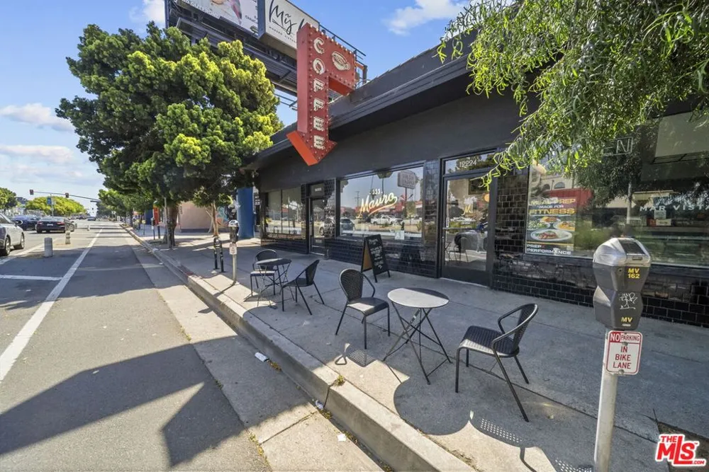 12515 Pacific Avenue #208 Los Angeles, CA 90066