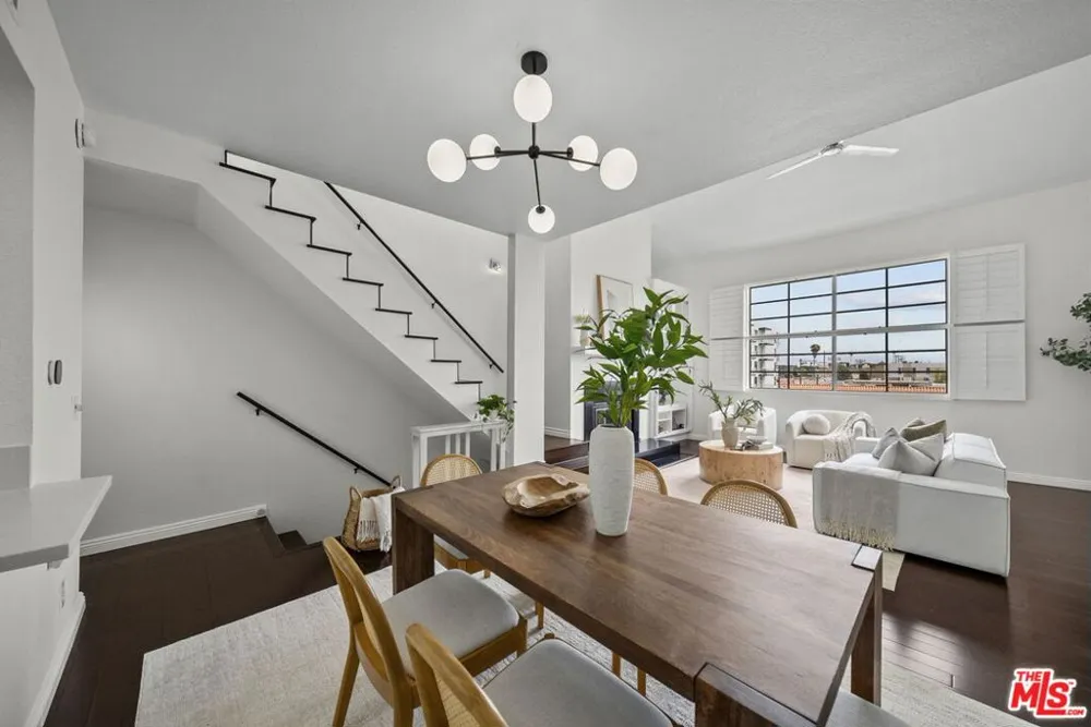 12515 Pacific Avenue #208 Los Angeles, CA 90066