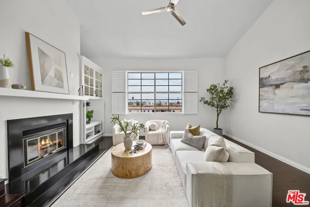 12515 Pacific Avenue #208 Los Angeles, CA 90066