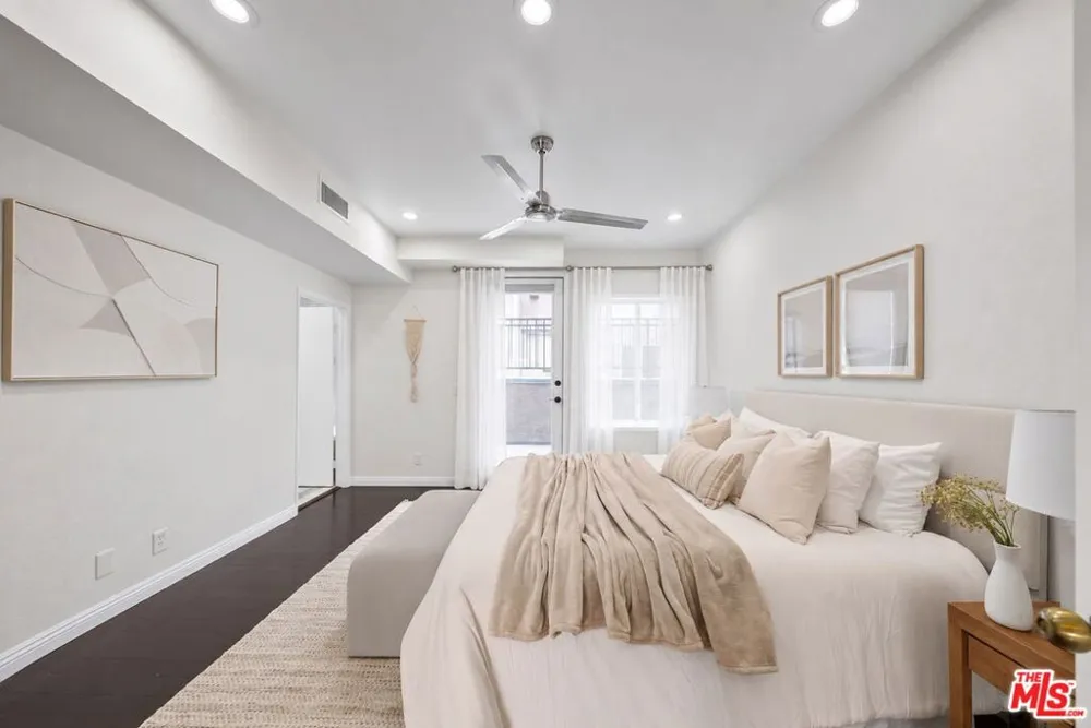 12515 Pacific Avenue #208 Los Angeles, CA 90066