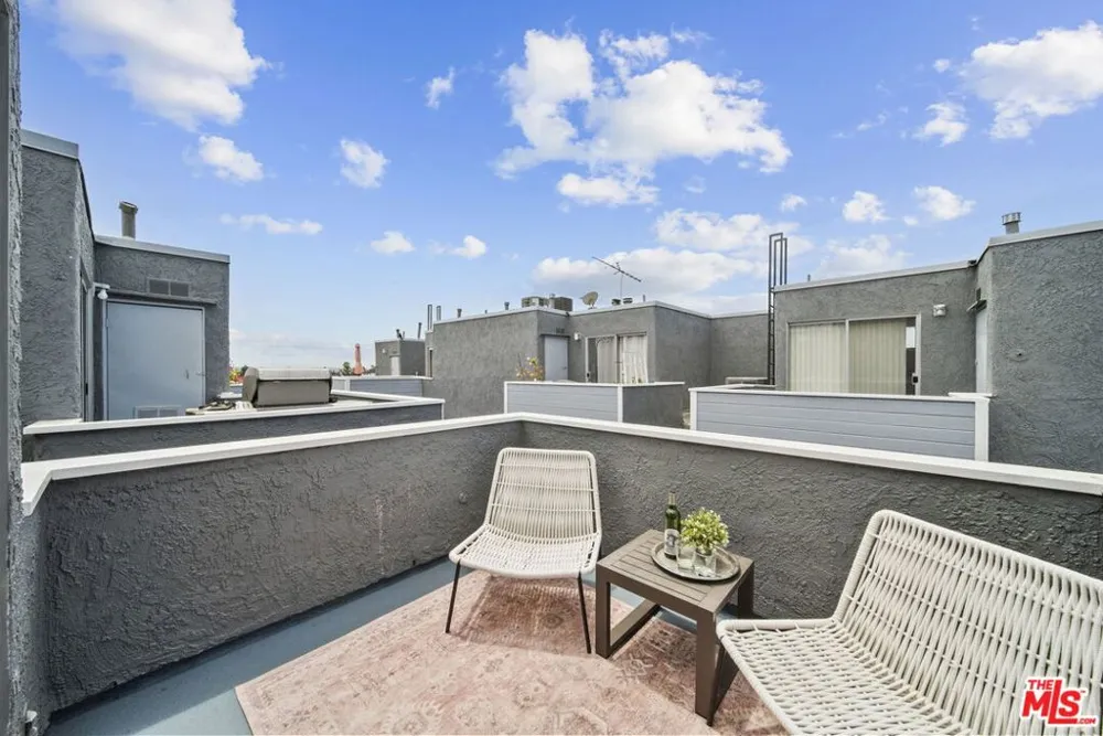 12515 Pacific Avenue #208 Los Angeles, CA 90066