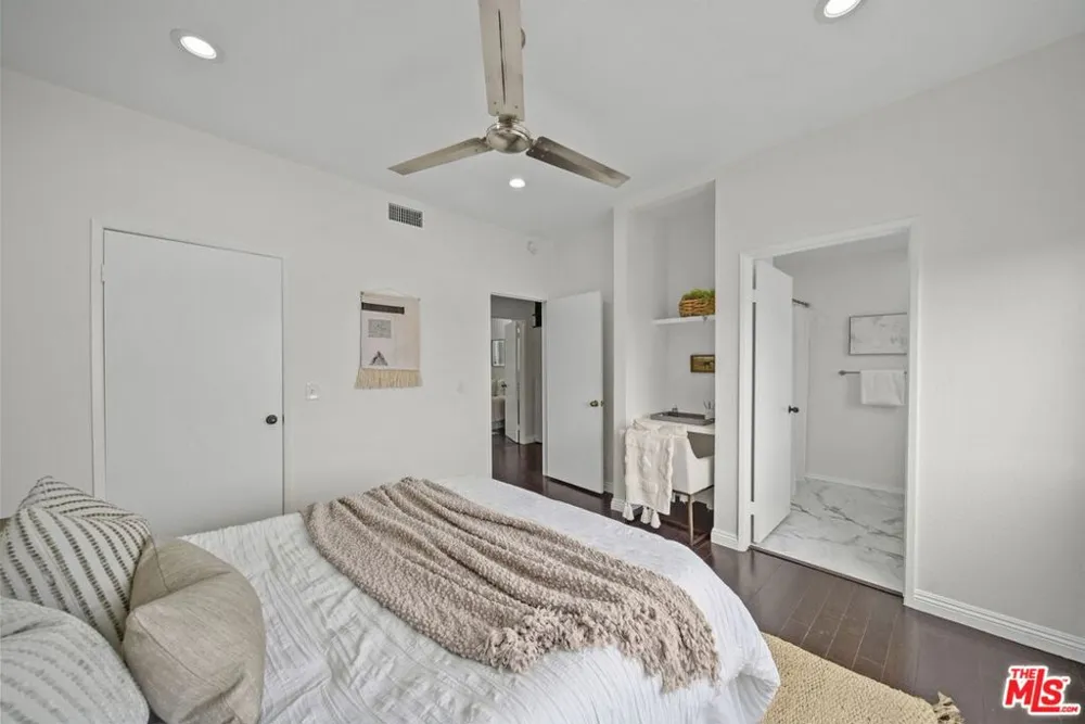 12515 Pacific Avenue #208 Los Angeles, CA 90066